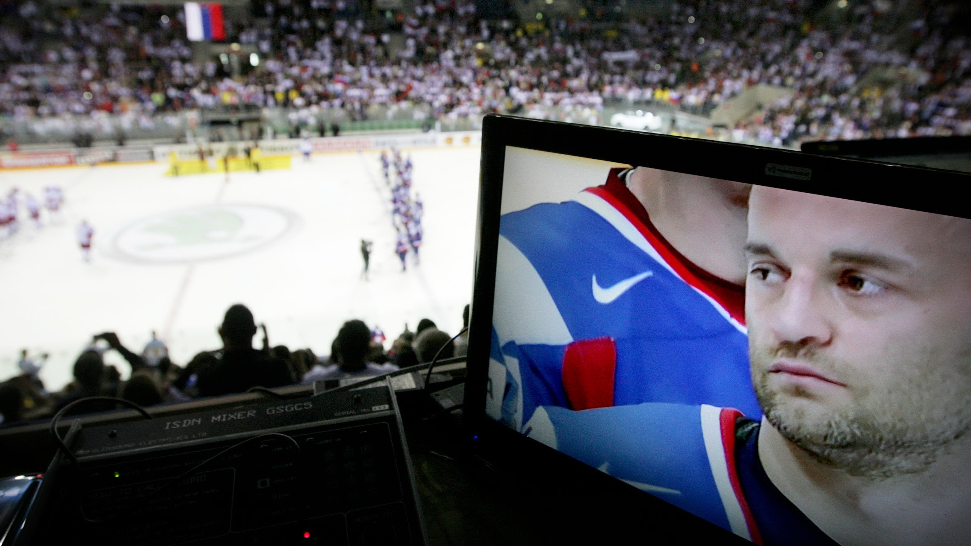 Pavol Demitra sa lúči s reprezentáciou po zápase Slovensko - Dánsko na majstrovstvách sveta 2011